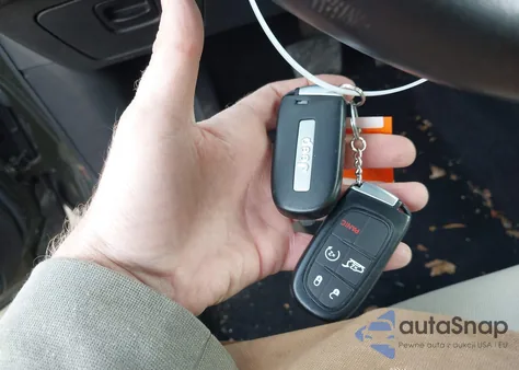 2016 Jeep Cherokee 75Th Anniversary z USA, uszkodzony, nr VIN 1C4PJLCS2GW283759